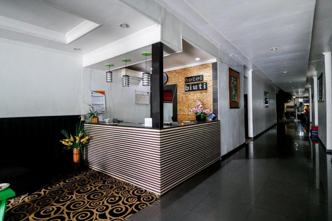 Hotel Reddoorz Plus @ Banjarmasin Tengah Zewnętrze zdjęcie